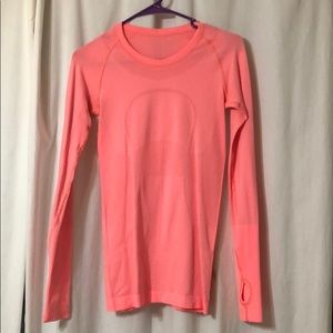 EUC lululemon swiftly long sleeve size 4